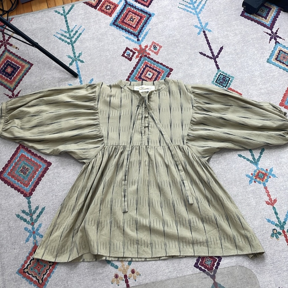 Jen’s Pirate Booty Wide sleeve top